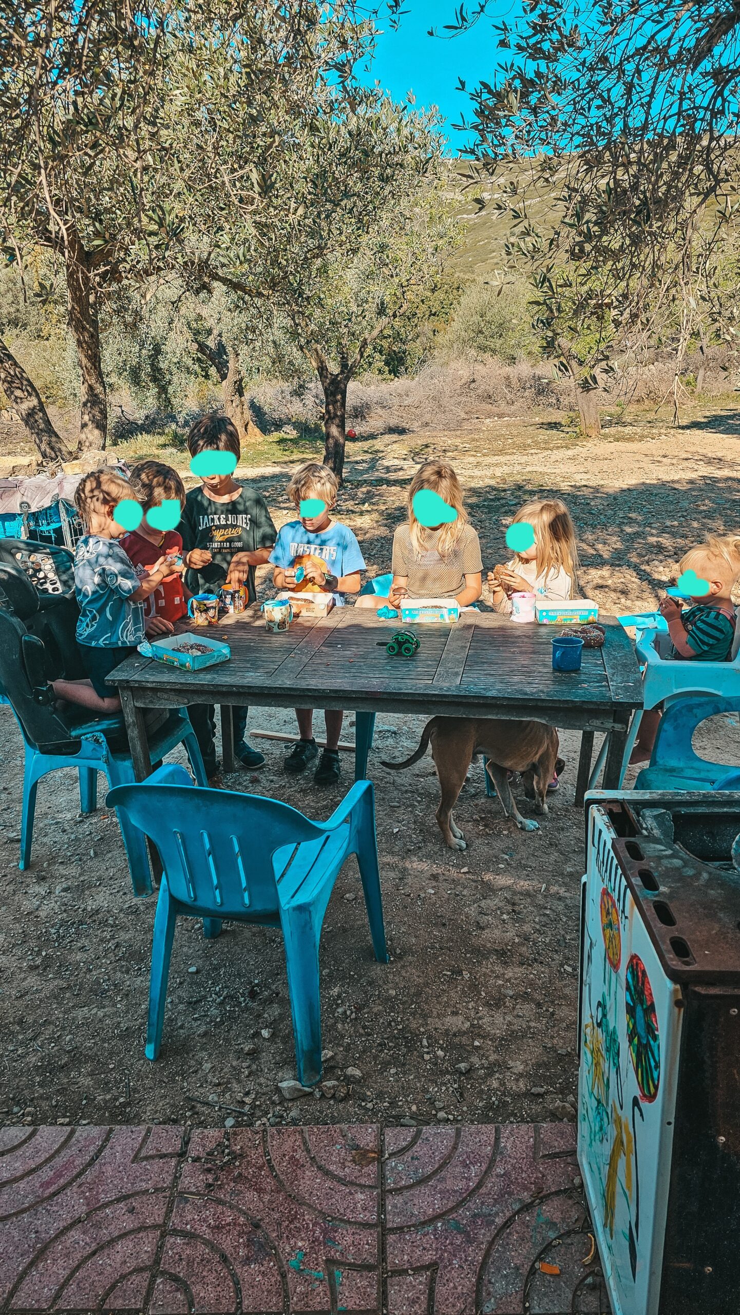 Kinder auf unserer Finca bei unserem heutigen flexiblen Gemeinschaftsleben als Reisefamilie